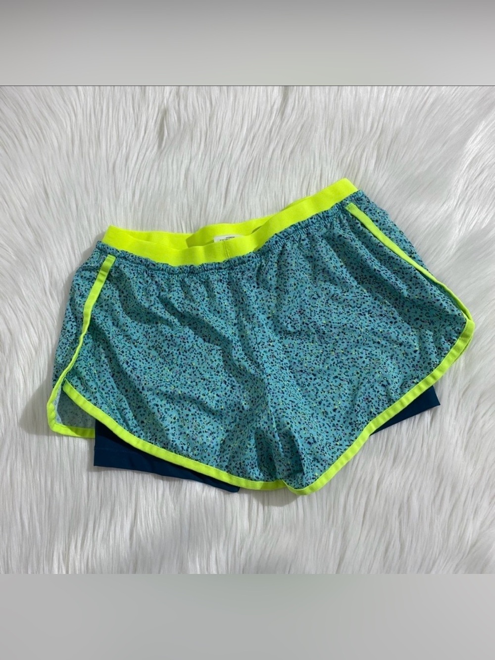 Nike Dri-Fit Women’s Shorts Multicolor Size M.